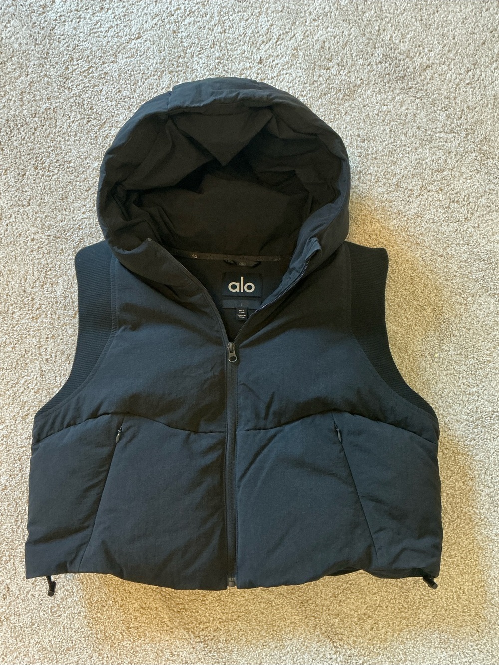 ALO Yoga Black Fast Lane Cropped Hooded Puffer Vest L - Picture 11 of 14
